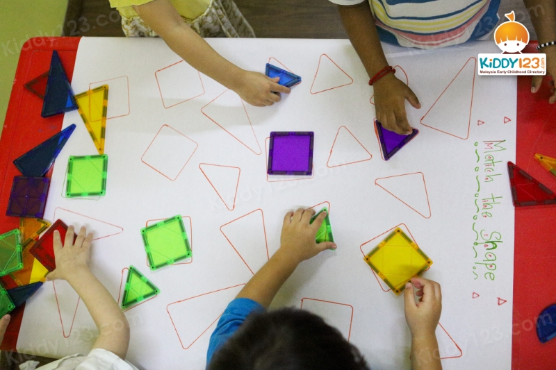 Orange Montessori Kidz, Seri Kembangan