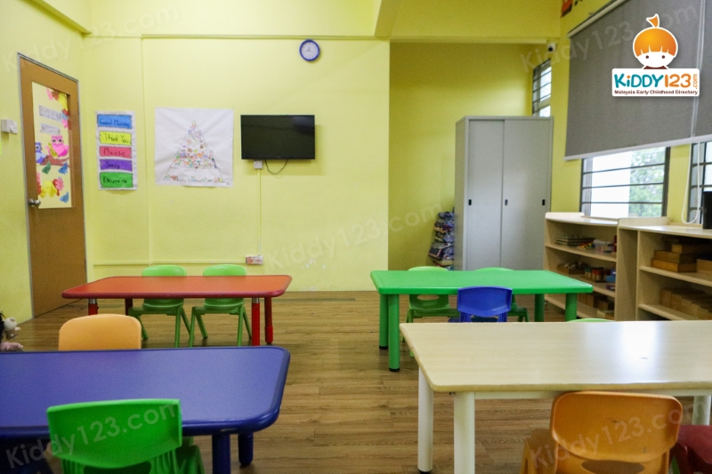 Orange Montessori Kidz, Seri Kembangan