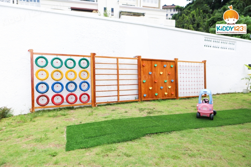 My Little Compass, Bangsar