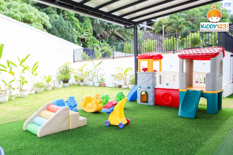 My Little Compass, Bangsar