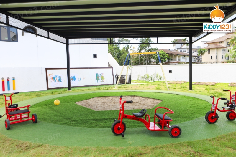 My Little Compass, Bangsar