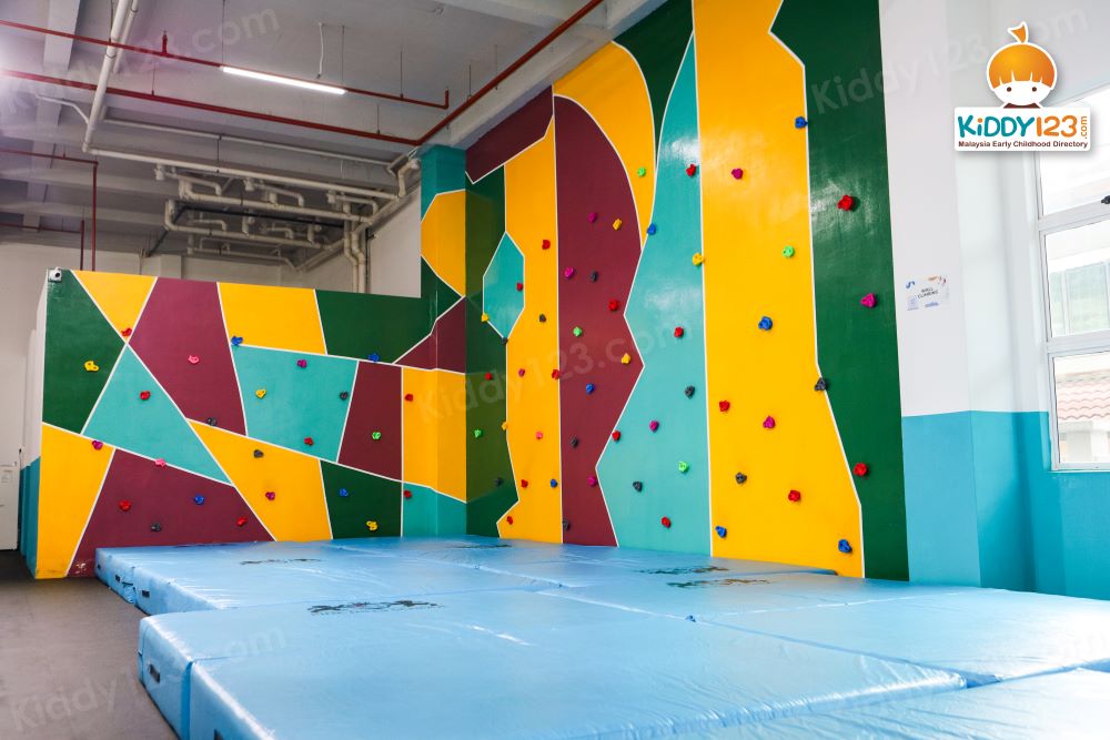 Pine Hills International School (Primary & Secondary), Kuala Lumpur