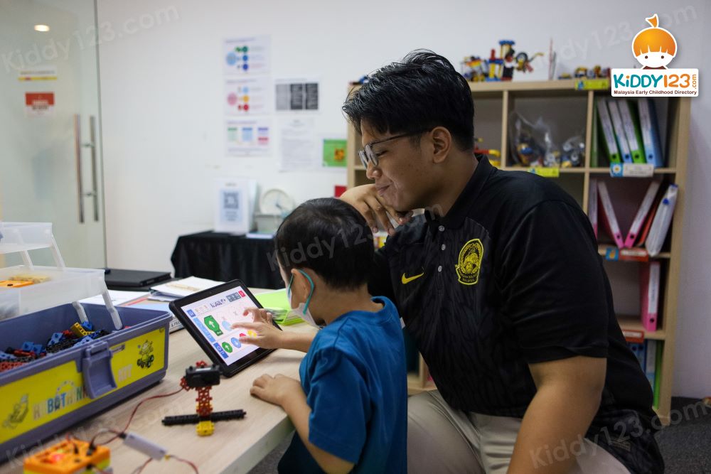 RoboThink, Bandar Utama