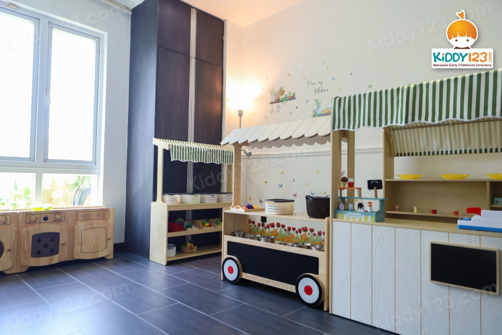 Purple Dragon Early Years, Bandar Mahkota Cheras