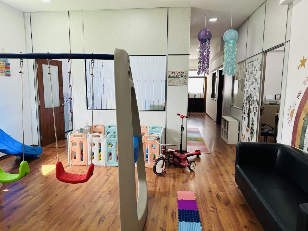 Wee Rays, Mont Kiara