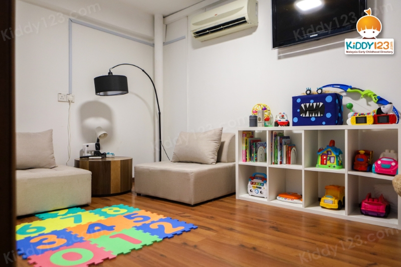 Wee Rays, Mont Kiara