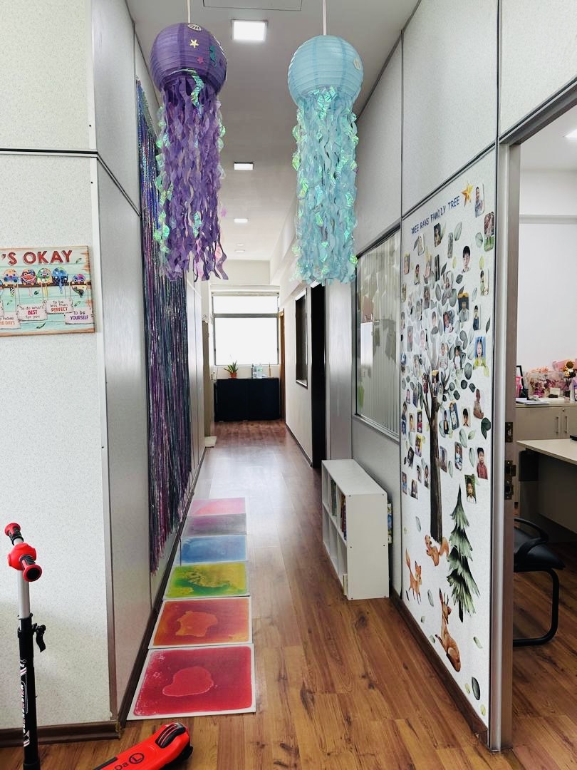 Wee Rays, Mont Kiara