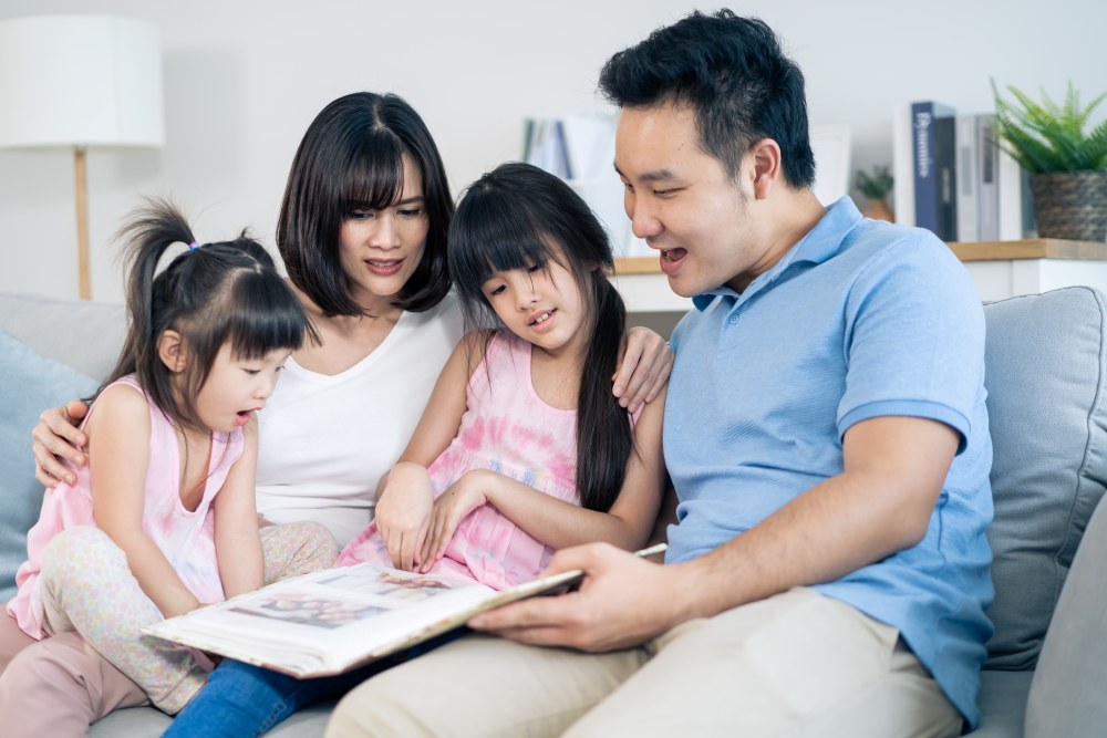 Encourage Parent–Child Reading Time in New Curriculum | KiddyNews