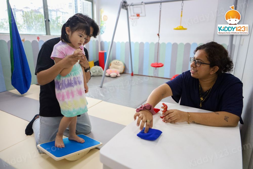 Wee Rays, Mont Kiara