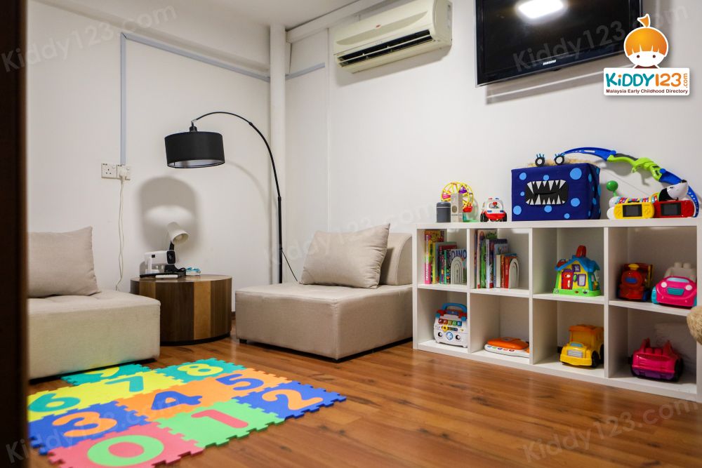 Wee Rays, Mont Kiara