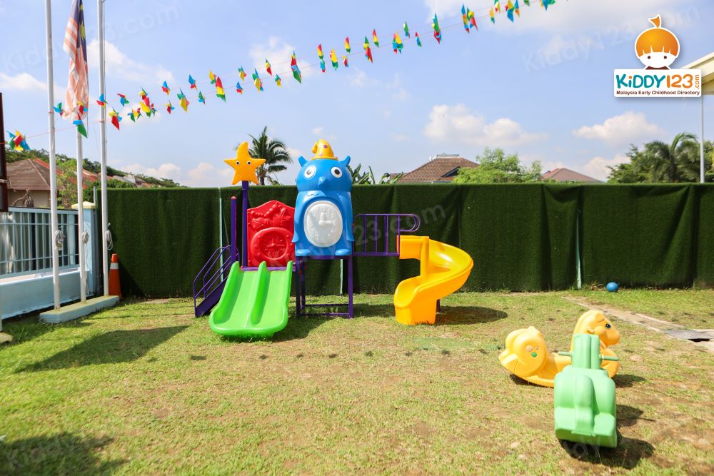 Starriest Baby, Kota Kemuning