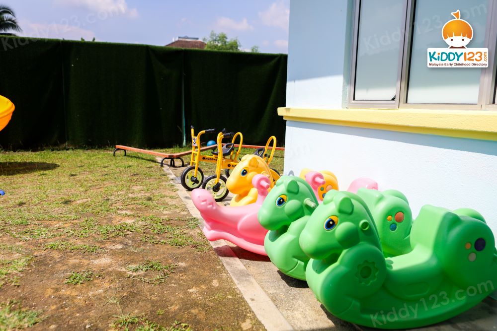 Starriest Baby, Kota Kemuning