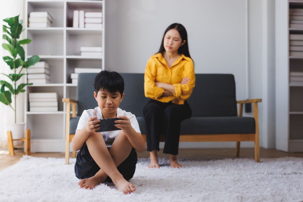 Experts Warn Blanket Social Media Ban May Put Children at Greater Risk | KiddyNews