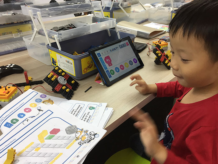 Transforming Education: Amazing Advantages of Teaching Your Students Robotics