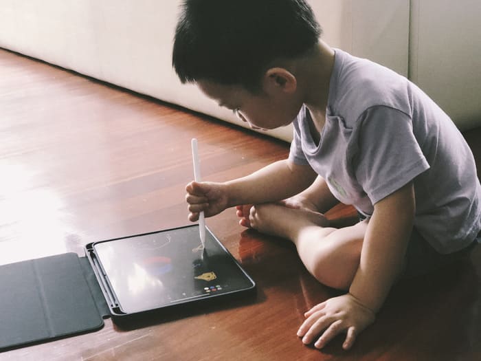 Let’s talk about screen time for children Let’s talk about screen time for children